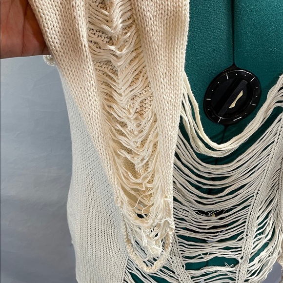 Indah Cream Knit Fringe Blouse - Picture 5 of 13